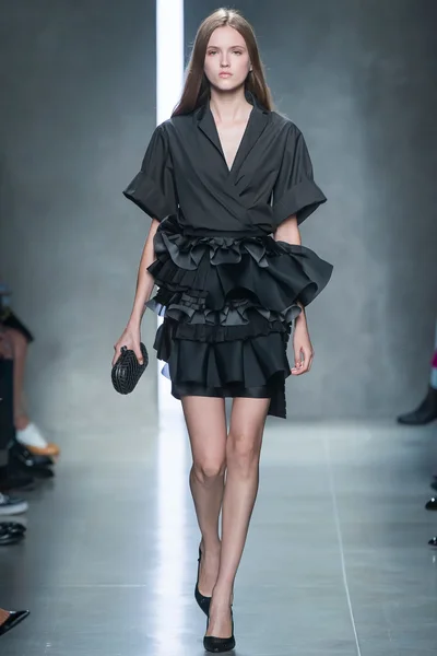 Look 18